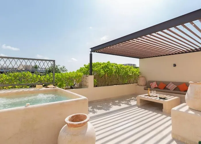 Paramar Beautiful 3 Bdr Ph Pvt Pool And Terrace *