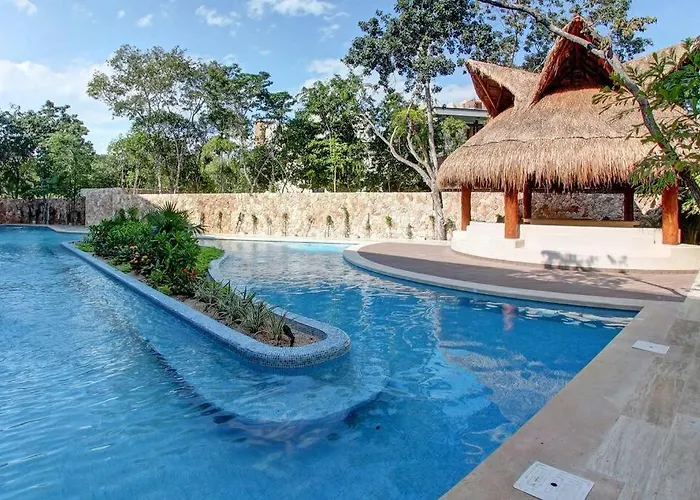 Paramar Beautiful 3 Bdr Ph Pvt Pool And Terrace