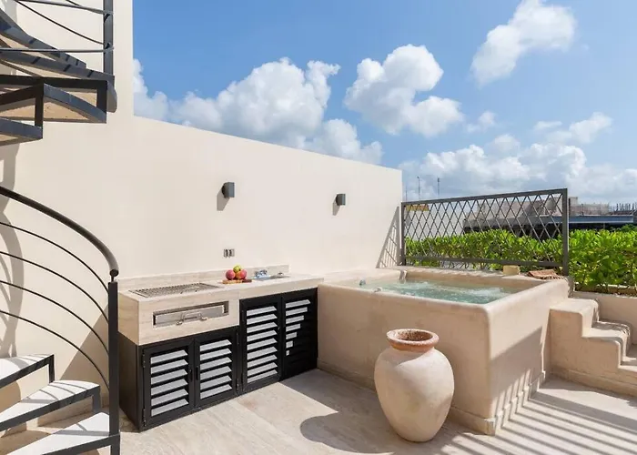 Paramar Beautiful 3 Bdr Ph Pvt Pool And Terrace *