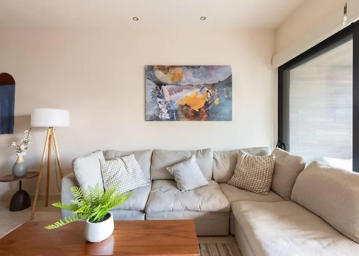 Paramar Beautiful 3 Bdr Ph Pvt Pool And Terrace Apartment *