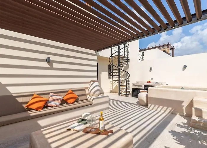 Paramar Beautiful 3 Bdr Ph Pvt Pool And Terrace Apartment