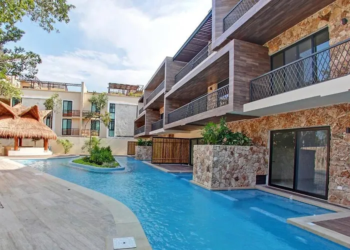 Paramar Beautiful 3 Bdr Ph Pvt Pool And Terrace Apartment